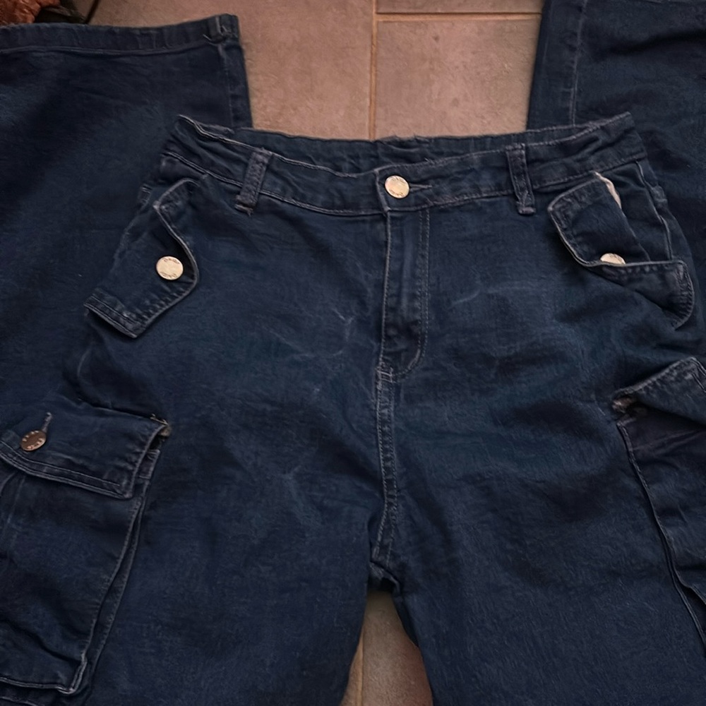 •daisy navy blue cargo jeans